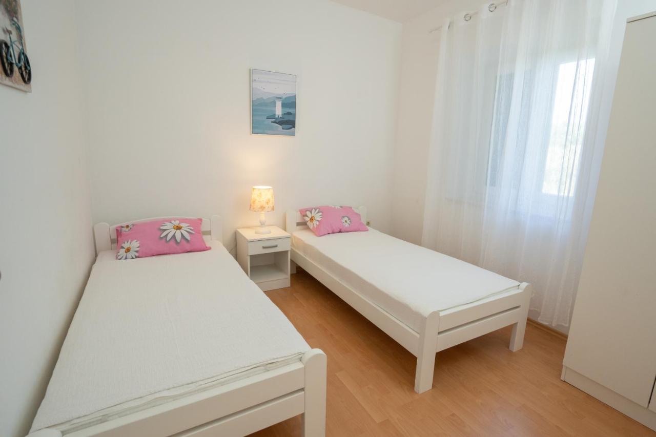 Kuca Za Odmor Denona Apartment Borovici Exterior photo
